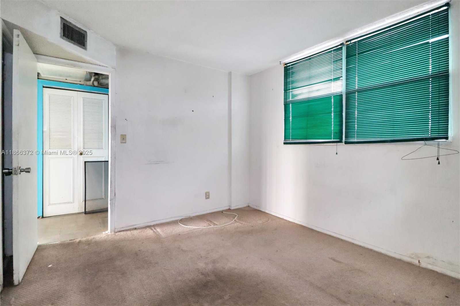 Small Image of 110 ROYAL PARK DR #3C, Oakland Park Number 11