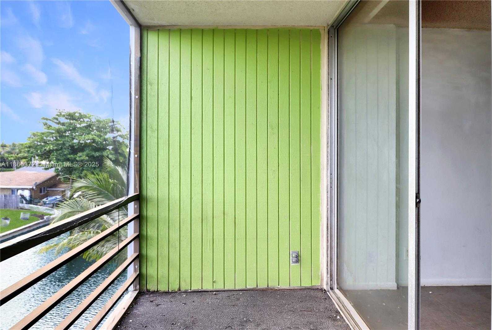 Small Image of 110 ROYAL PARK DR #3C, Oakland Park Number 12