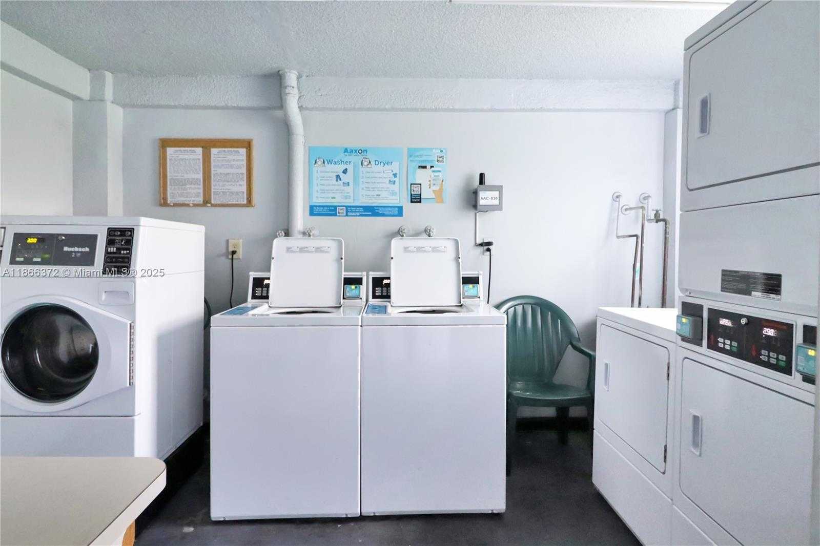 Small Image of 110 ROYAL PARK DR #3C, Oakland Park Number 15