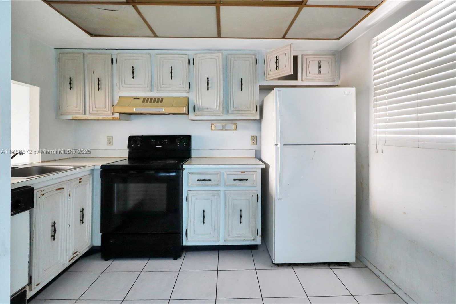 Small Image of 110 ROYAL PARK DR #3C, Oakland Park Number 5