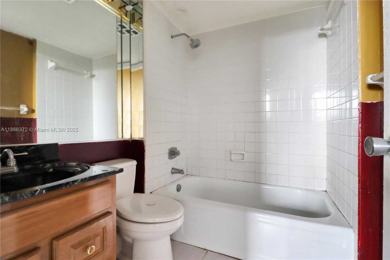 Small Image of 110 ROYAL PARK DR #3C, Oakland Park Number 9