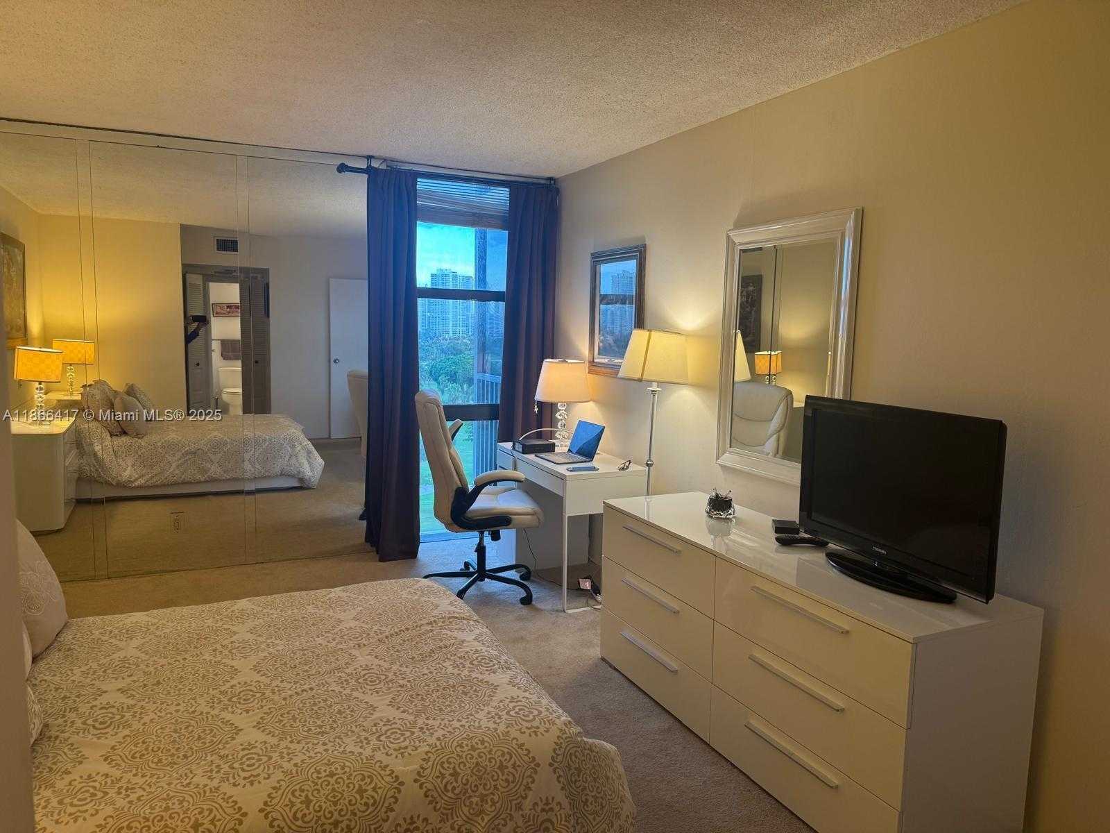 Small Image of 20335 E Country Club Dr, Aventura, FL 33180, USA Number 14