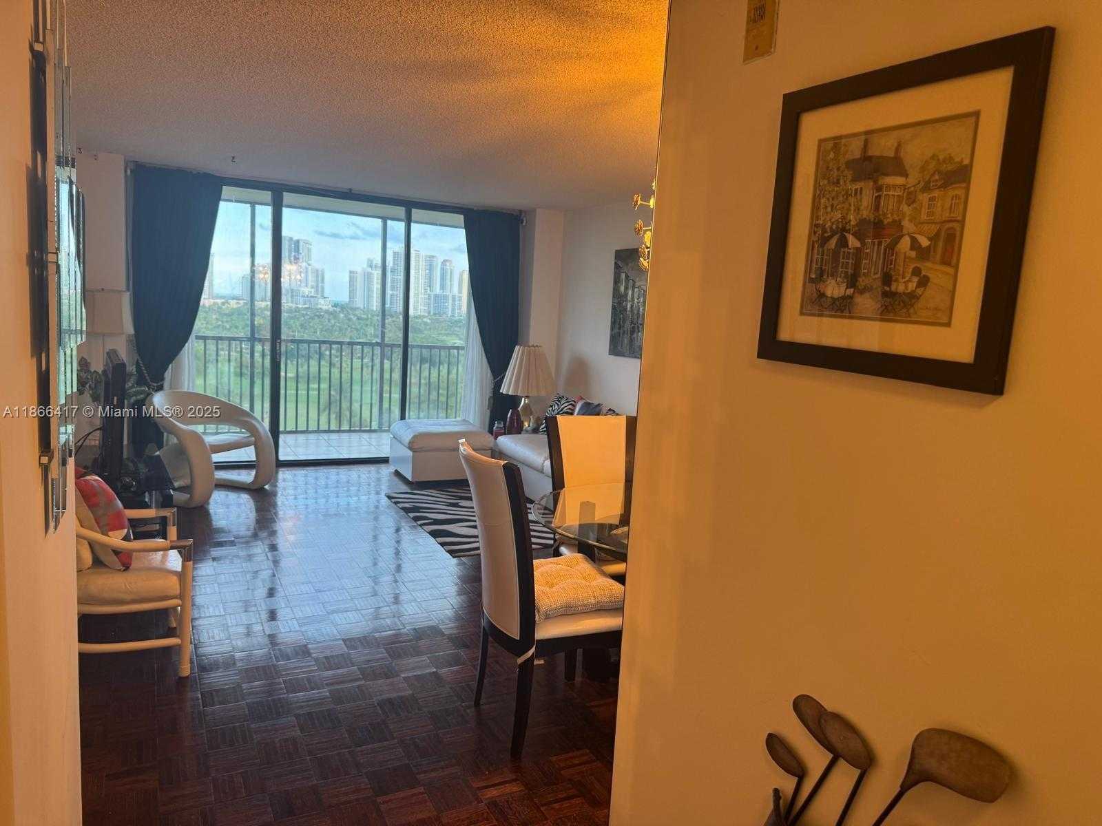 Small Image of 20335 E Country Club Dr, Aventura, FL 33180, USA Number 2