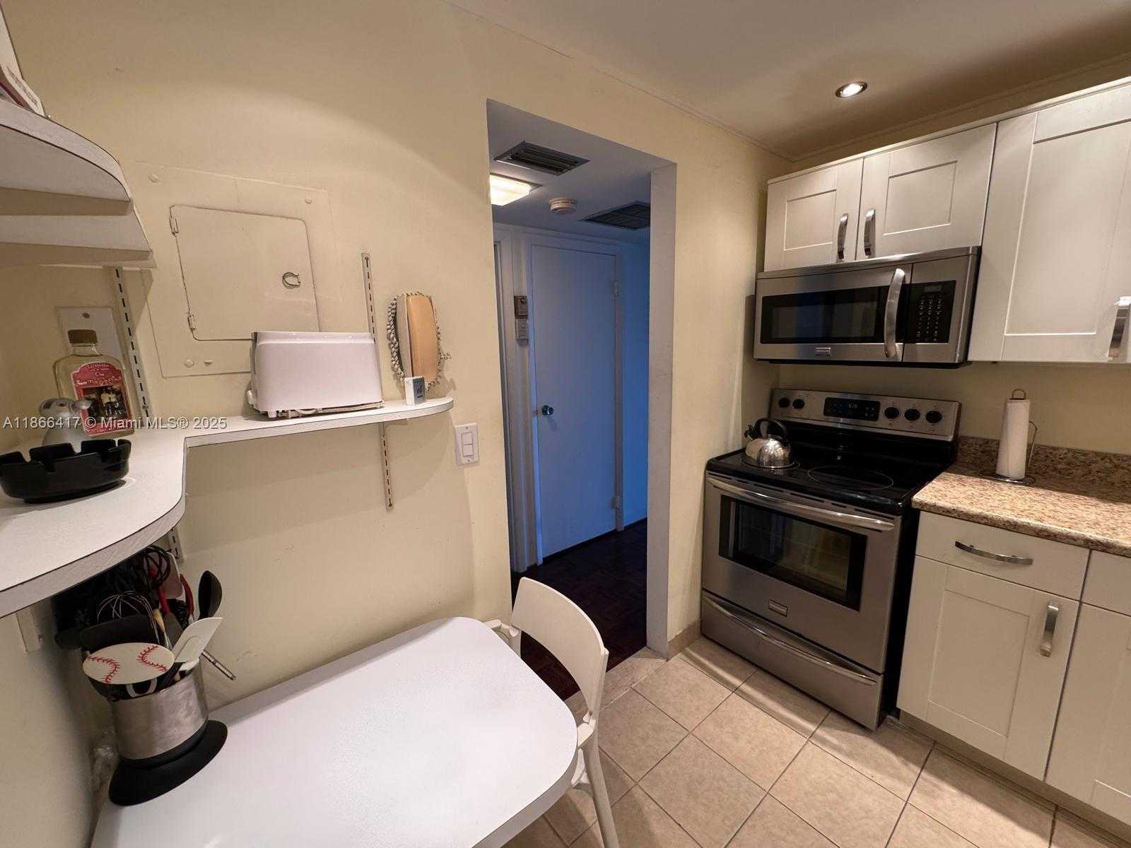 Small Image of 20335 E Country Club Dr, Aventura, FL 33180, USA Number 35
