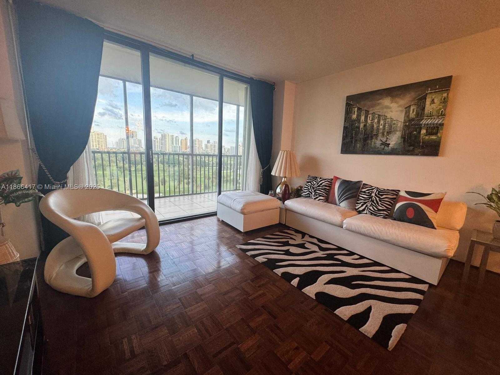 Small Image of 20335 E Country Club Dr, Aventura, FL 33180, USA Number 6