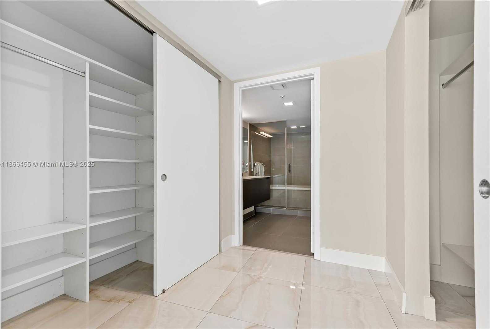 Small Image of 6620 INDIAN CREEK DR #112, Miami Beach Number 7