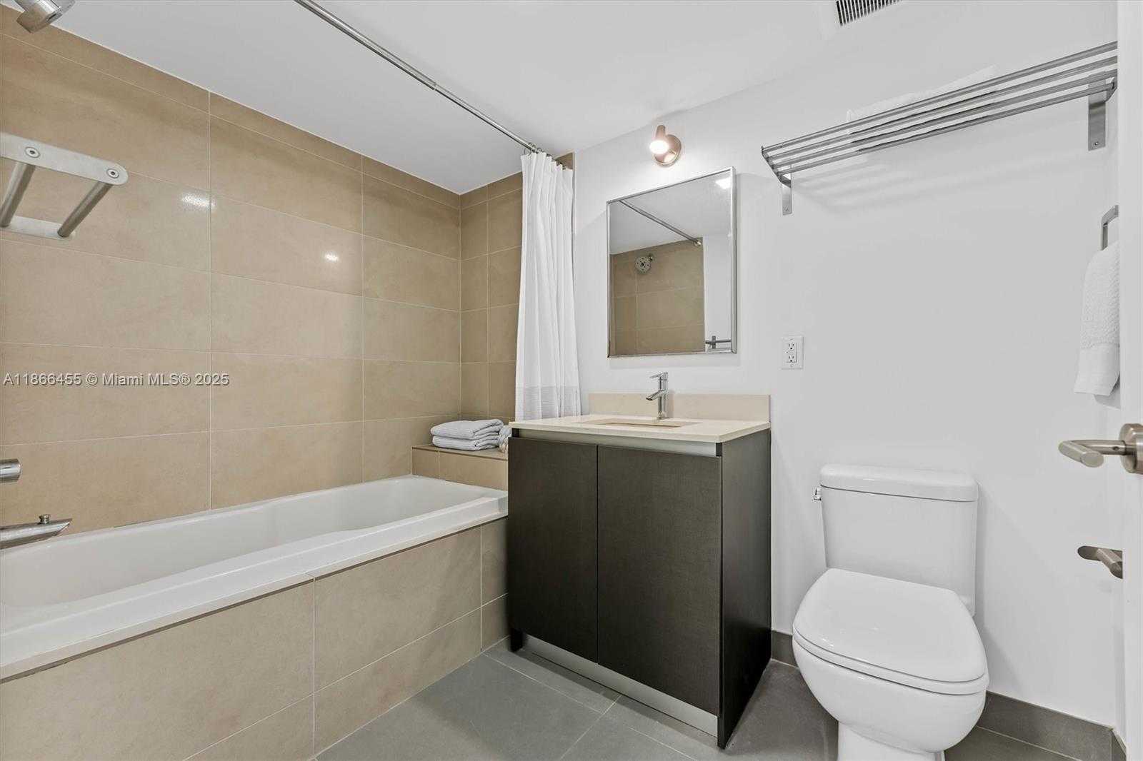 Small Image of 6620 INDIAN CREEK DR #112, Miami Beach Number 9