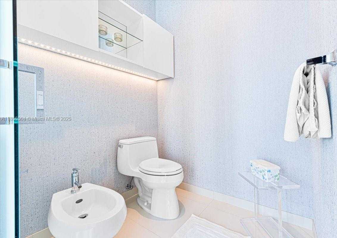 Small Image of 900 BRICKELL KEY BLVD #1101, Miami Number 20