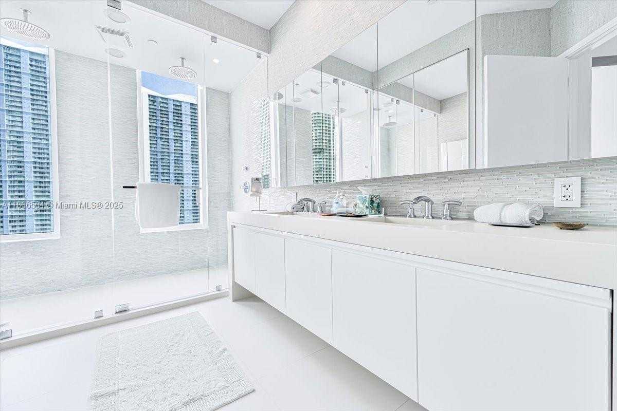 Small Image of 900 BRICKELL KEY BLVD #1101, Miami Number 21