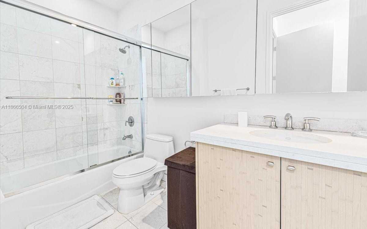 Small Image of 900 BRICKELL KEY BLVD #1101, Miami Number 26