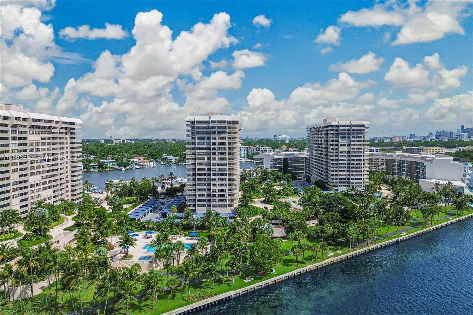 Small Image of 2 GROVE ISLE DR #B1603, Miami Number 13