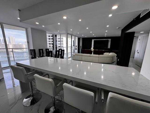 Small Image of 4000 ISLAND BLVD #2301, Aventura Number 14