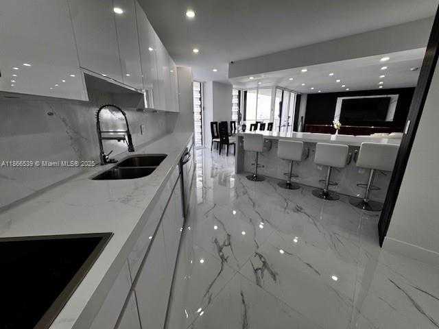 Small Image of 4000 ISLAND BLVD #2301, Aventura Number 2