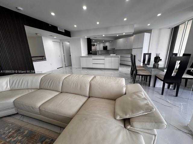 Small Image of 4000 ISLAND BLVD #2301, Aventura Number 24