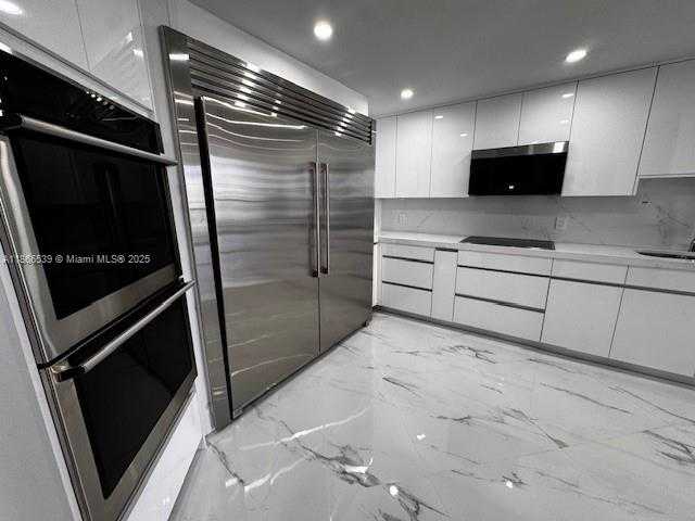Small Image of 4000 ISLAND BLVD #2301, Aventura Number 3