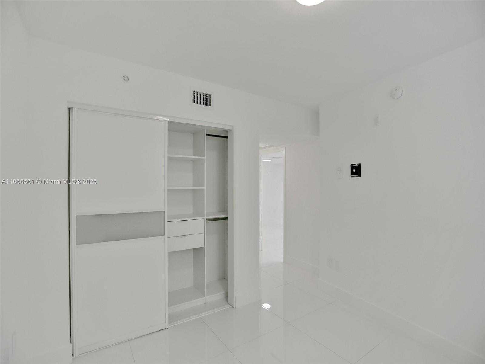 Small Image of 6620 INDIAN CREEK #114, Miami Beach Number 16