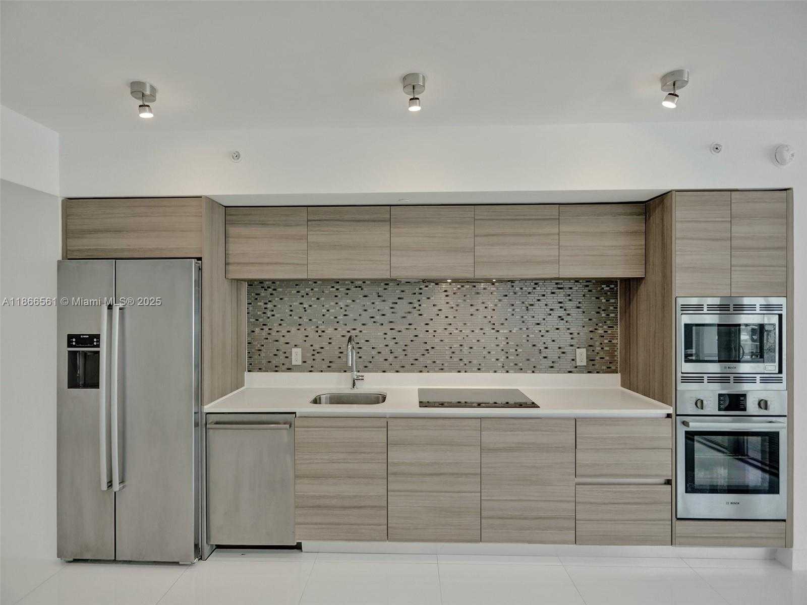 Small Image of 6620 INDIAN CREEK #114, Miami Beach Number 6