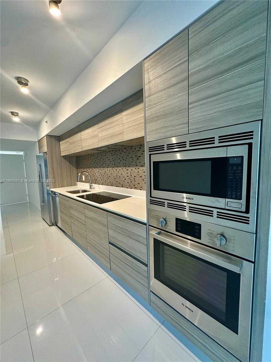 Small Image of 6620 INDIAN CREEK #114, Miami Beach Number 7