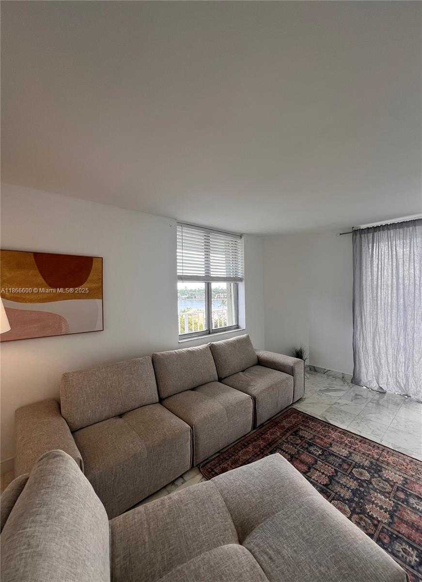 Small Image of 6900 BAY DR #7D, Miami Beach Number 6
