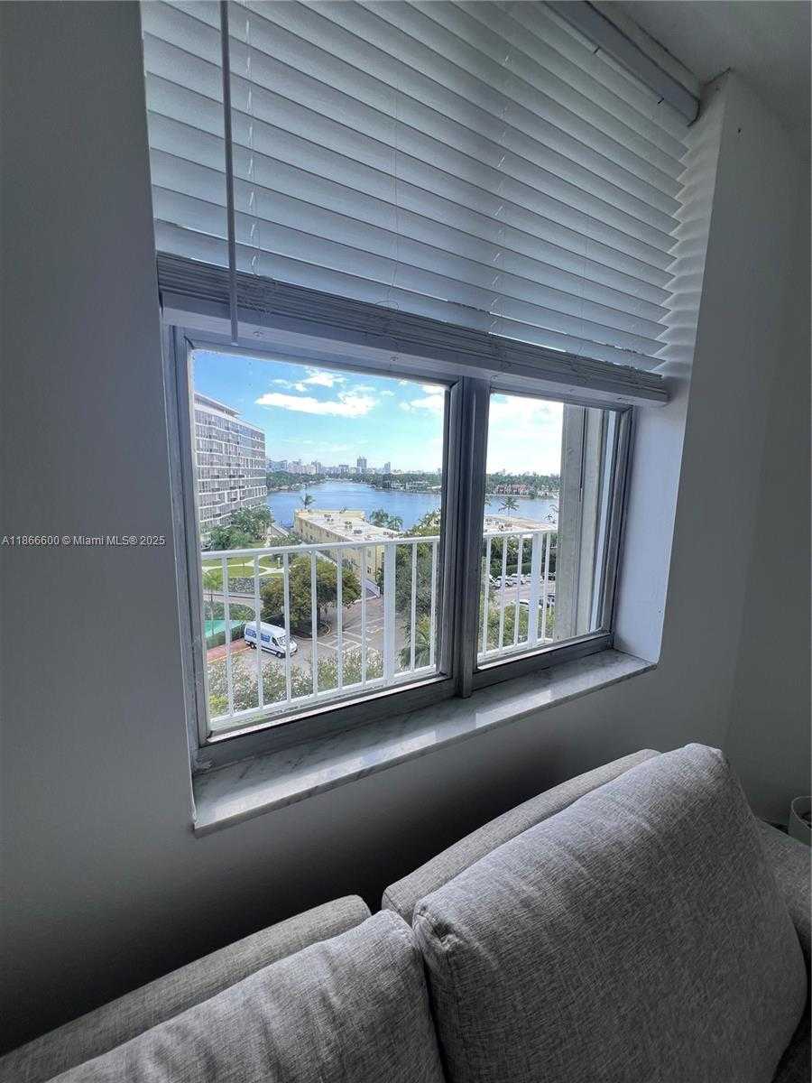 Small Image of 6900 BAY DR #7D, Miami Beach Number 7