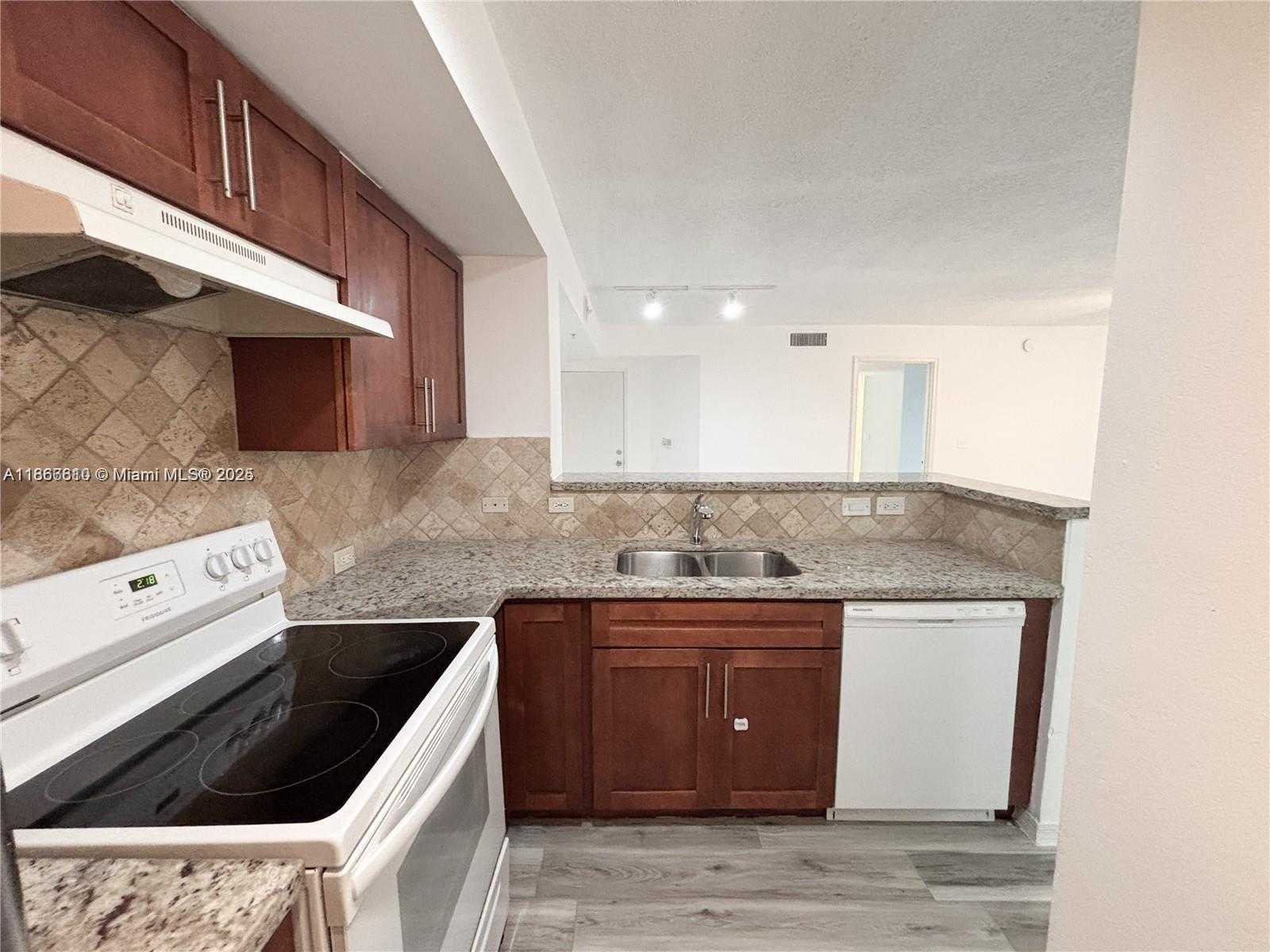 Small Image of 655 SOUTH WEST 111TH WAY #201, Pembroke Pines Number 16