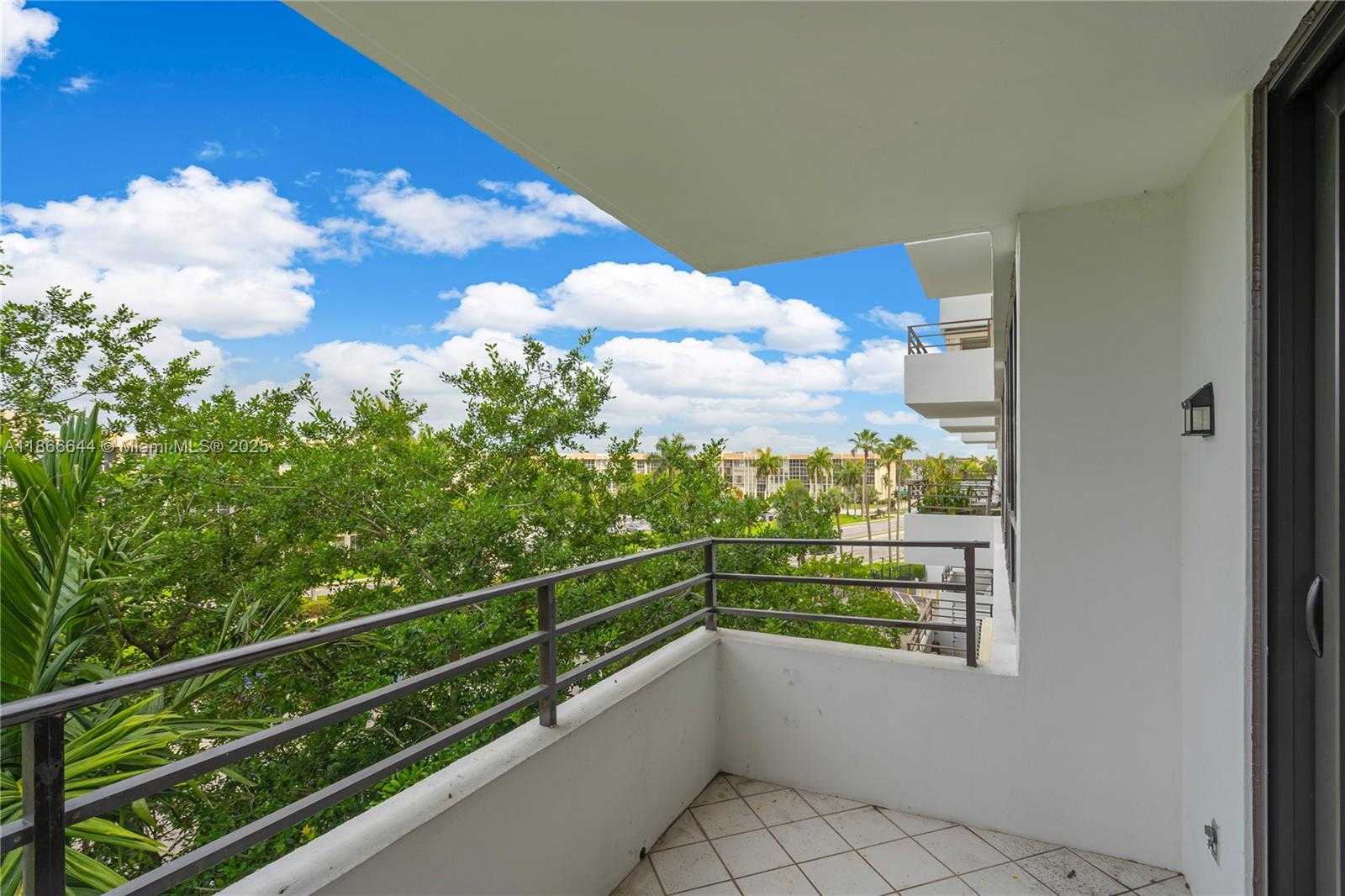 Small Image of 600 THREE ISLANDS BLVD #310, Hallandale Beach Number 17