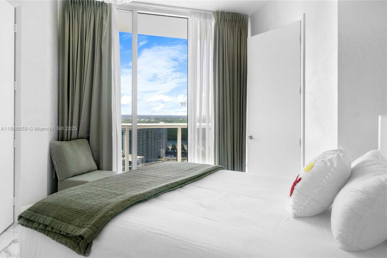 Small Image of 15811 COLLINS AVE #2606, Sunny Isles Beach Number 31
