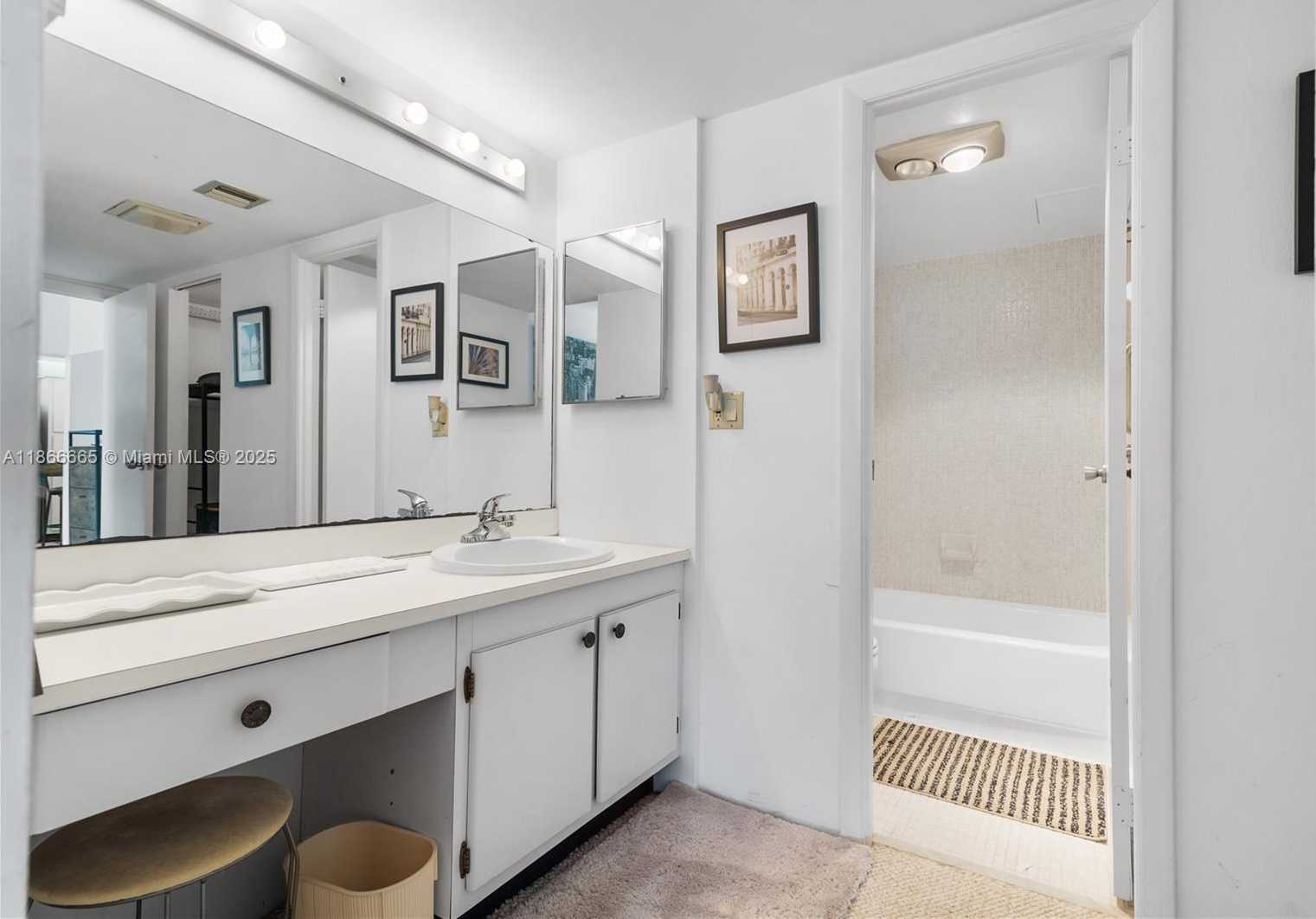 Small Image of 20301 WEST COUNTRY CLUB DR #PH-28, Aventura Number 7