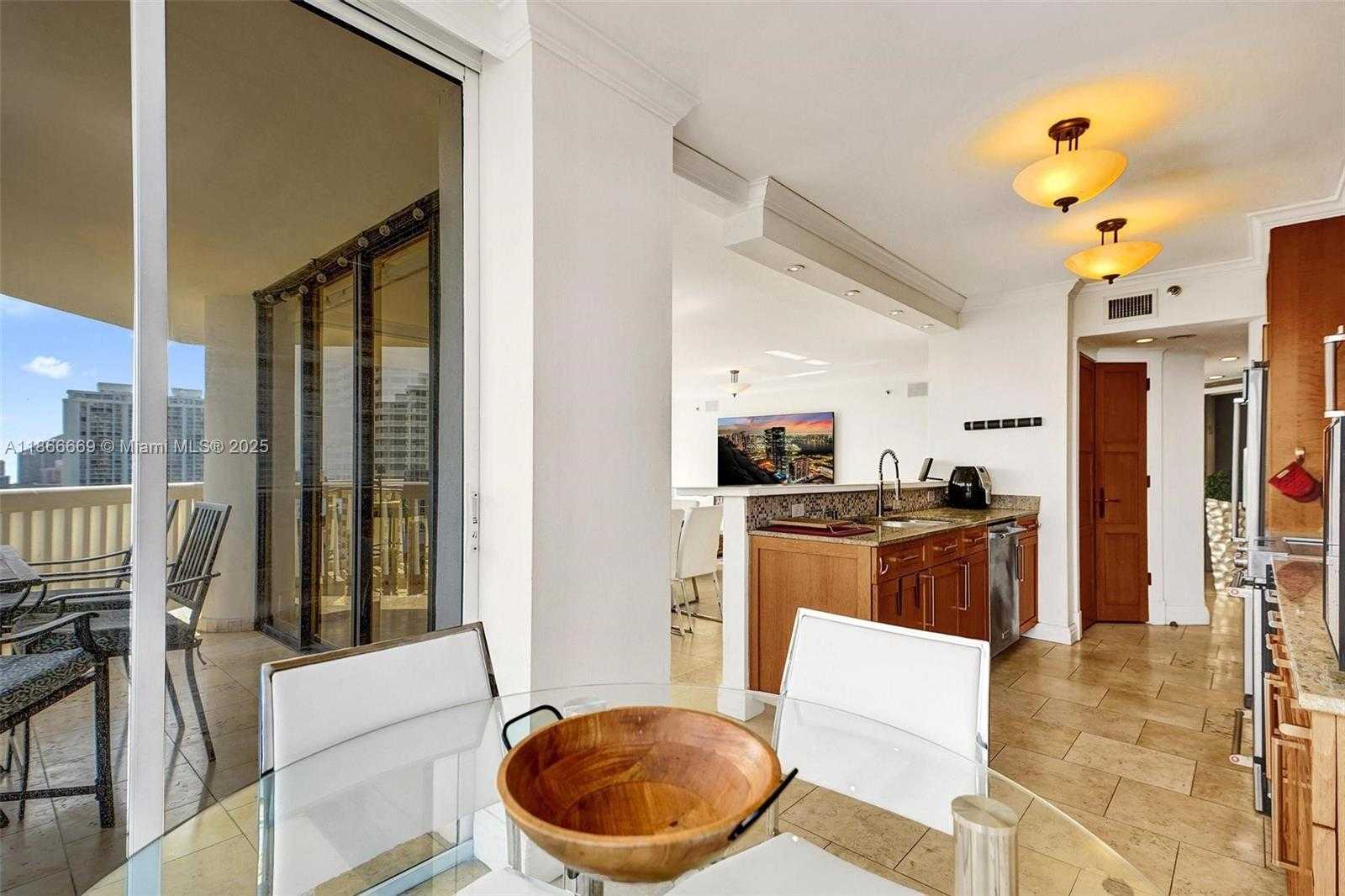 Small Image of 1000 WEST ISLAND BLVD #1909, Aventura Number 10