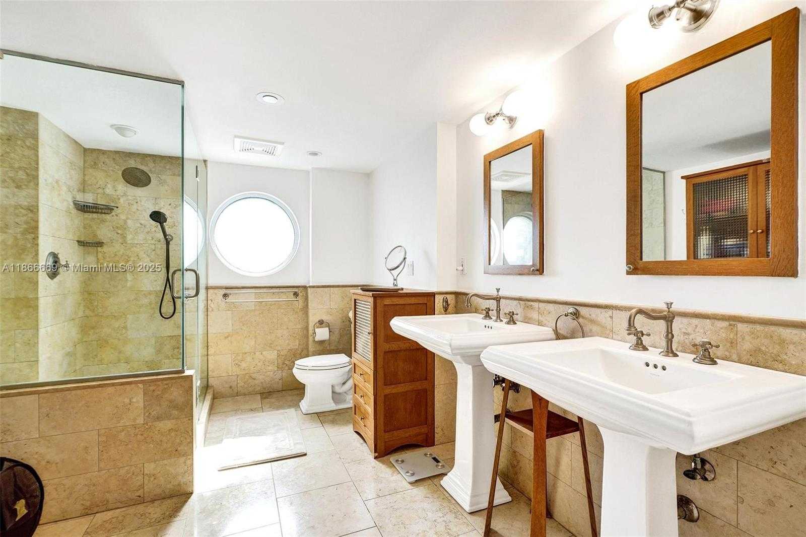 Small Image of 1000 WEST ISLAND BLVD #1909, Aventura Number 27