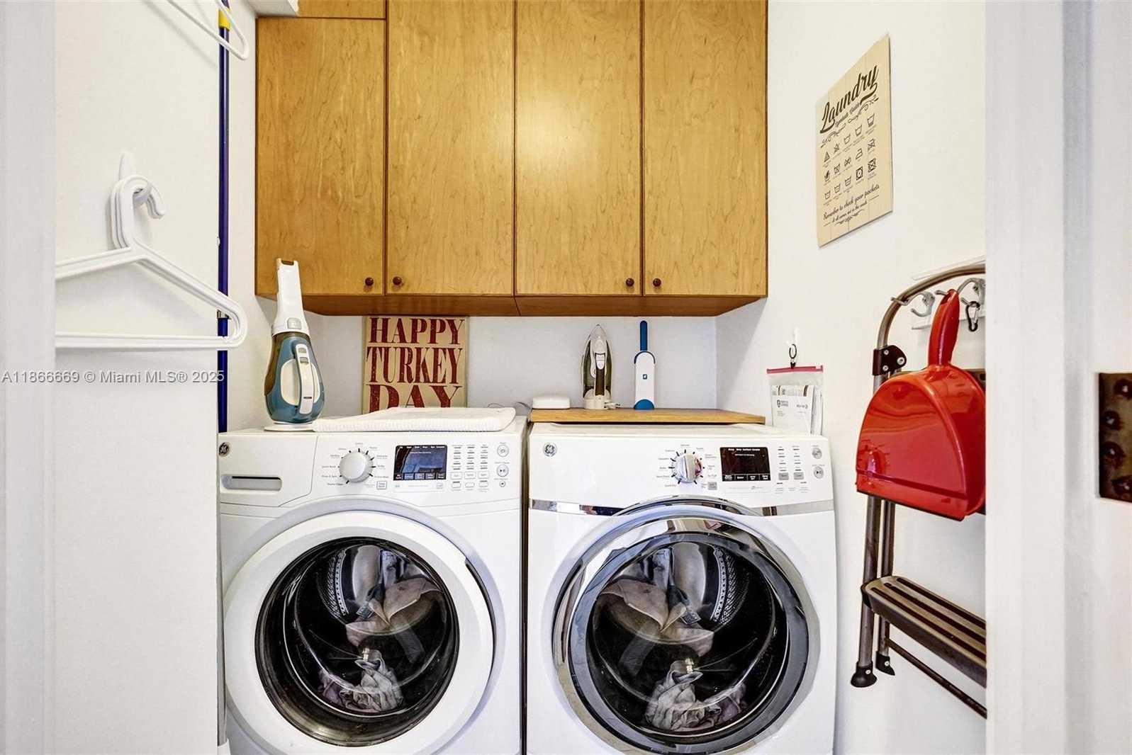 Small Image of 1000 WEST ISLAND BLVD #1909, Aventura Number 32