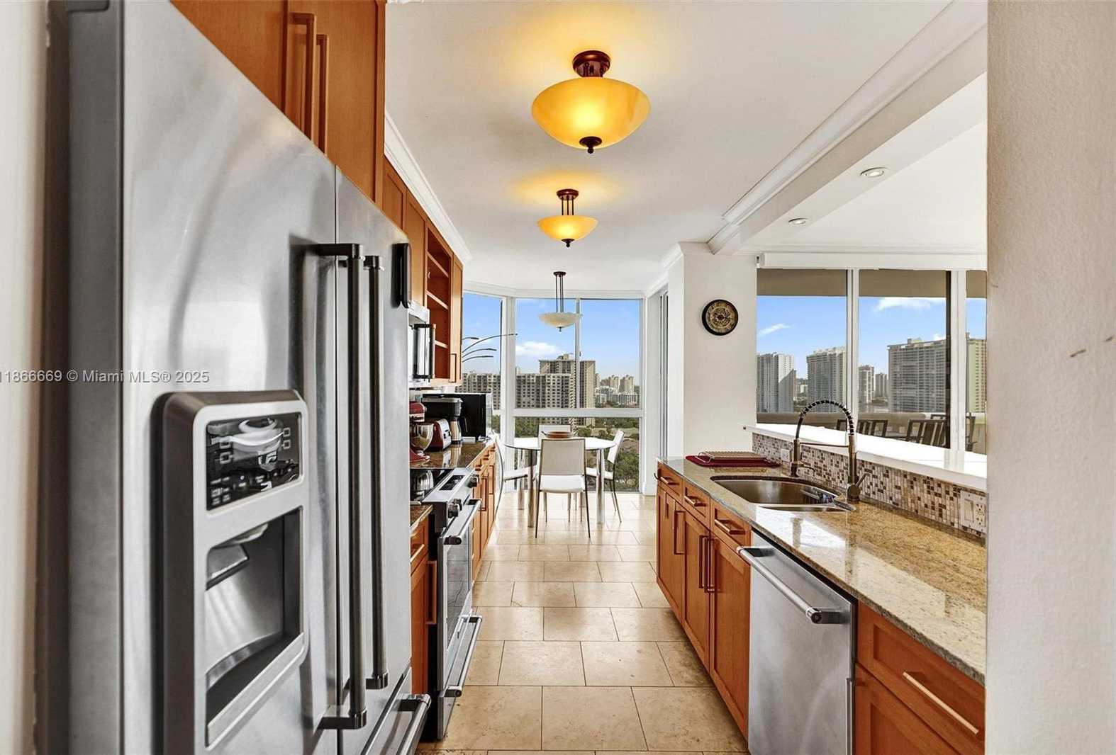 Small Image of 1000 WEST ISLAND BLVD #1909, Aventura Number 7
