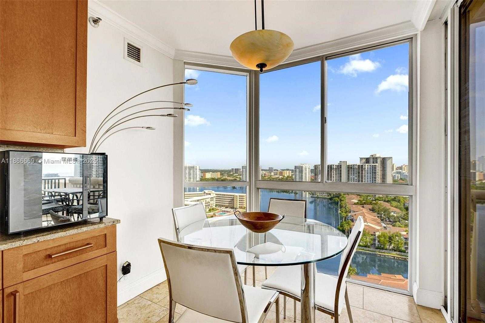 Small Image of 1000 WEST ISLAND BLVD #1909, Aventura Number 8