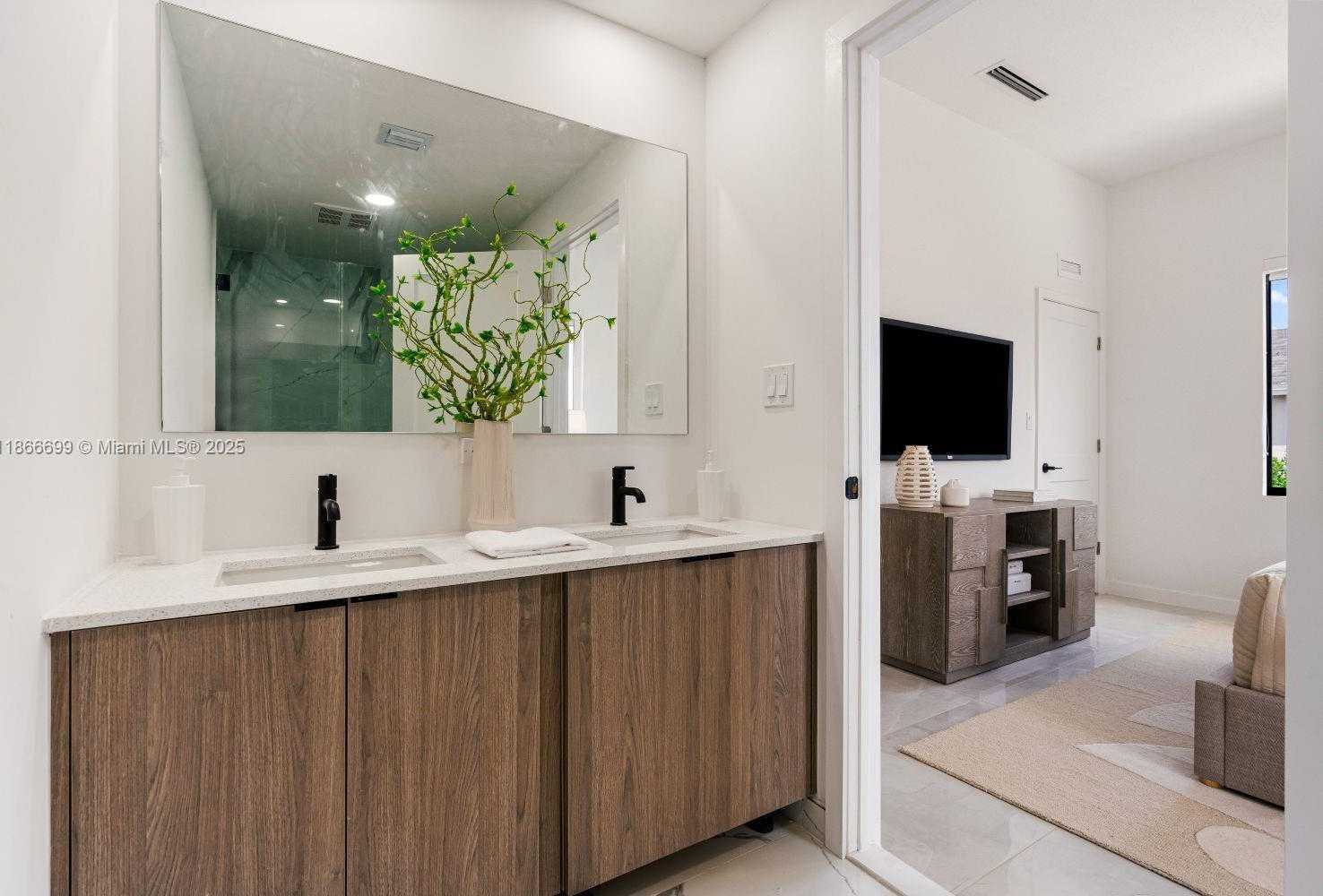 Small Image of 641 NORTH WEST 13 CT, Florida City Number 10