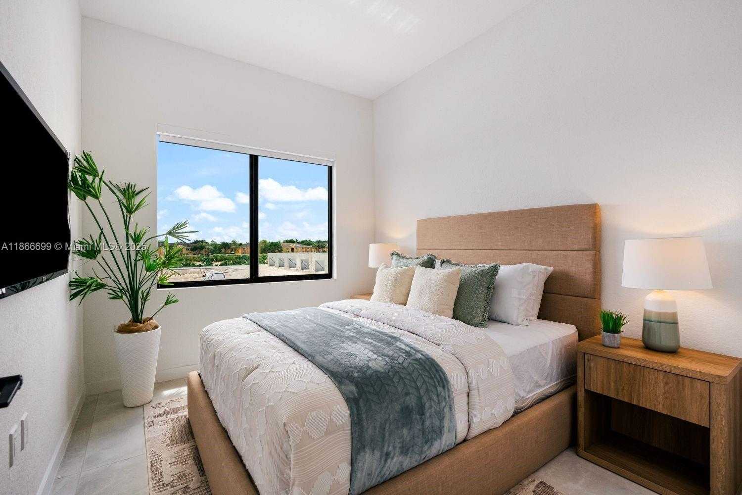 Small Image of 641 NORTH WEST 13 CT, Florida City Number 12