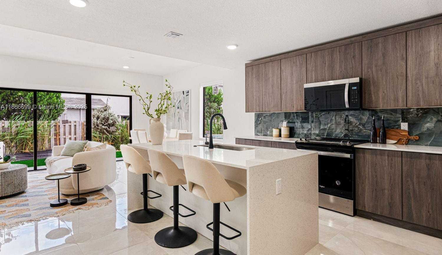 Small Image of 641 NORTH WEST 13 CT, Florida City Number 2