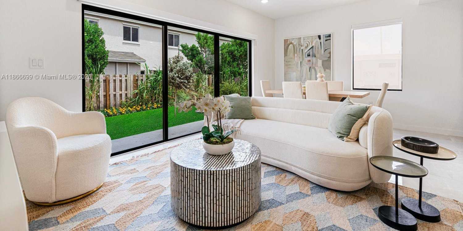 Small Image of 641 NORTH WEST 13 CT, Florida City Number 4