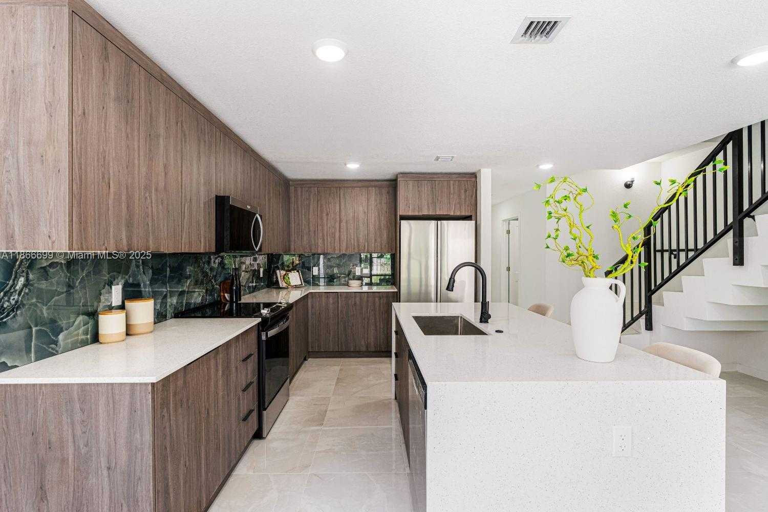 Small Image of 641 NORTH WEST 13 CT, Florida City Number 6