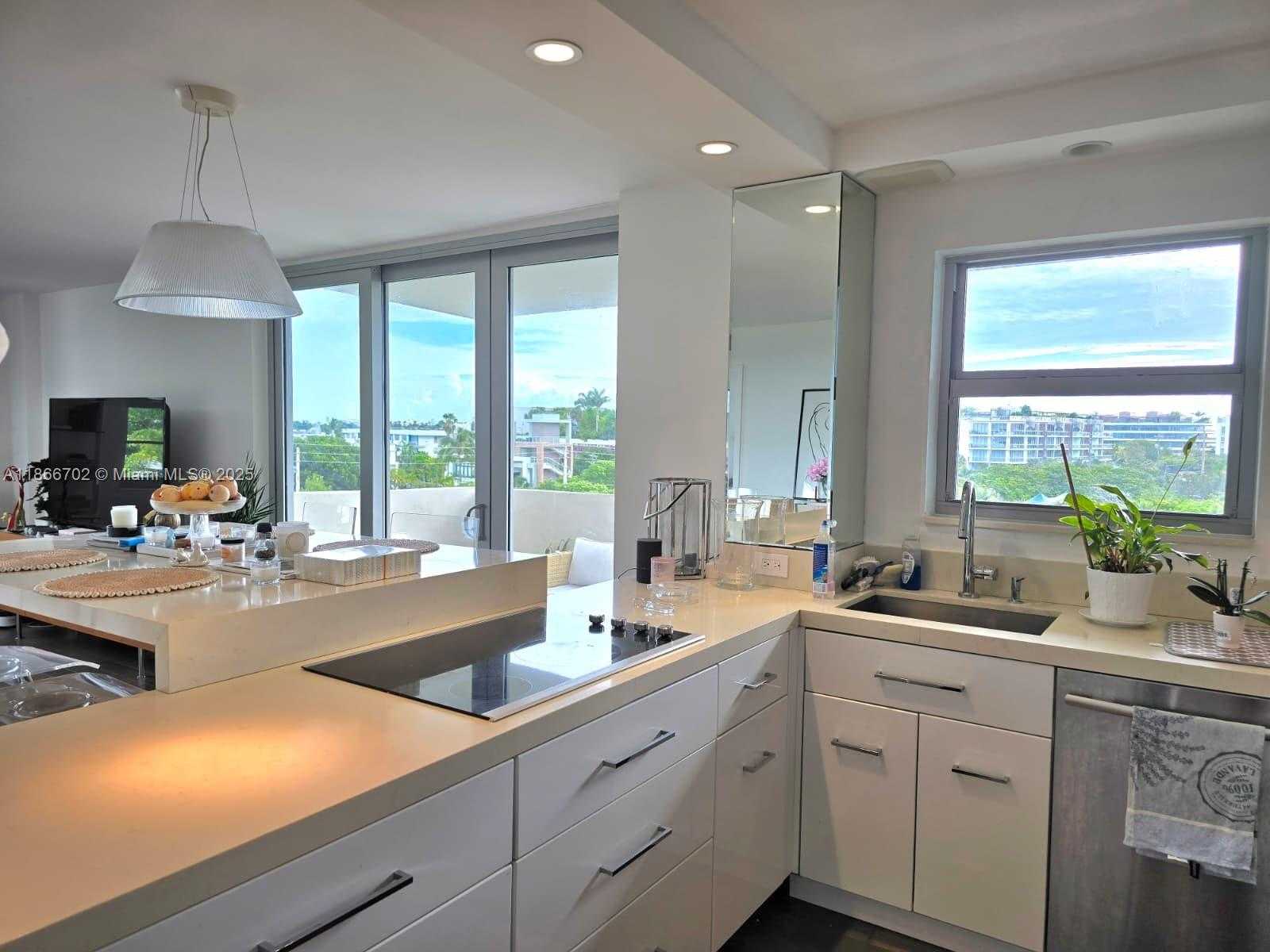 Small Image of 5 ISLAND AVE #5J, Miami Beach Number 11