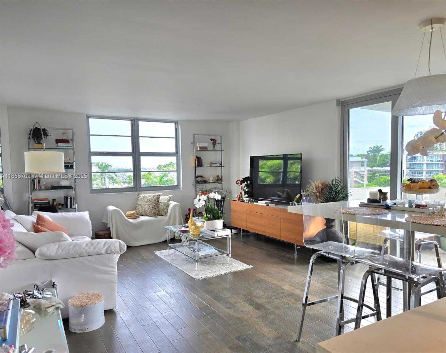 Small Image of 5 ISLAND AVE #5J, Miami Beach Number 13