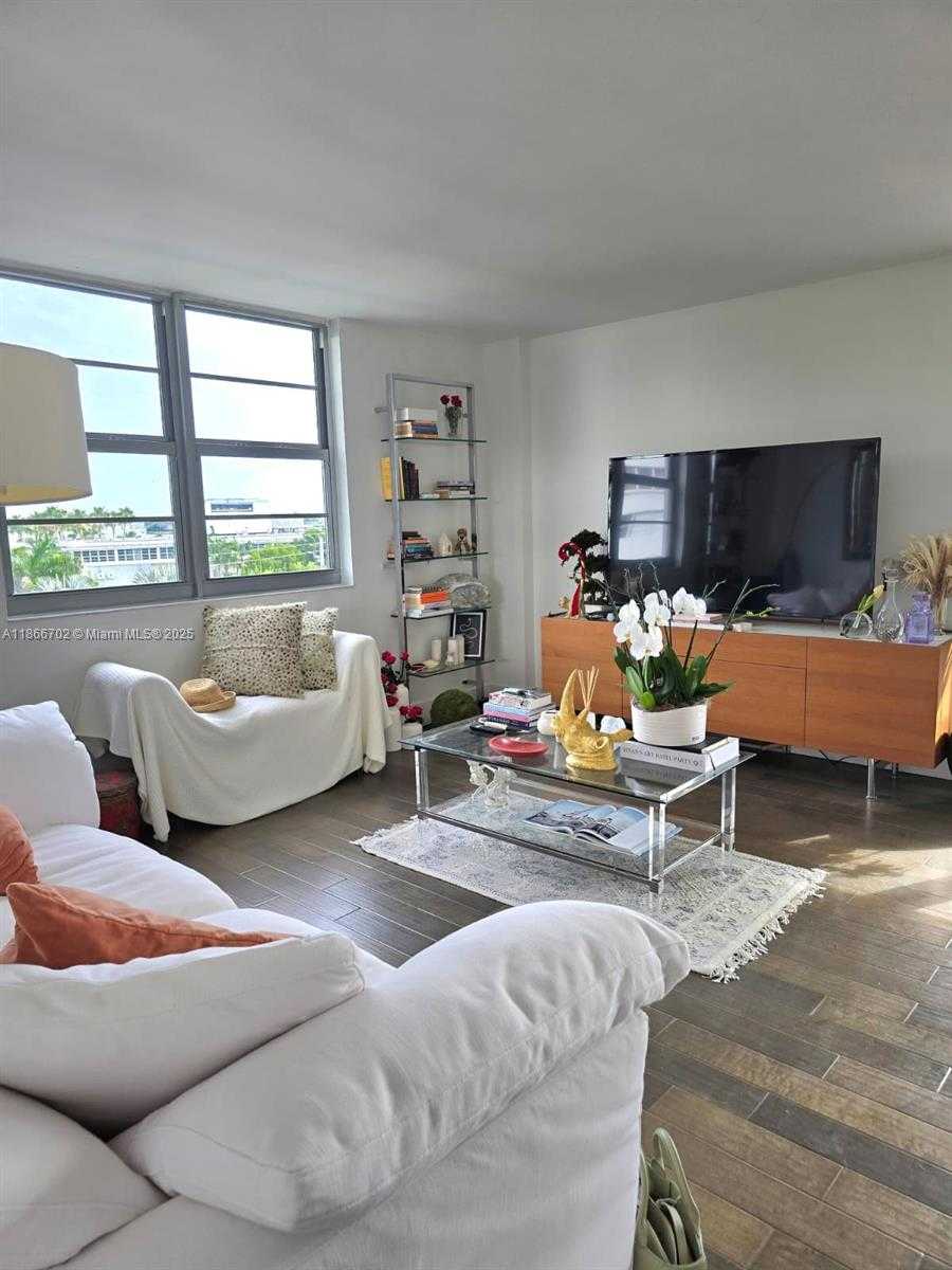 Small Image of 5 ISLAND AVE #5J, Miami Beach Number 15