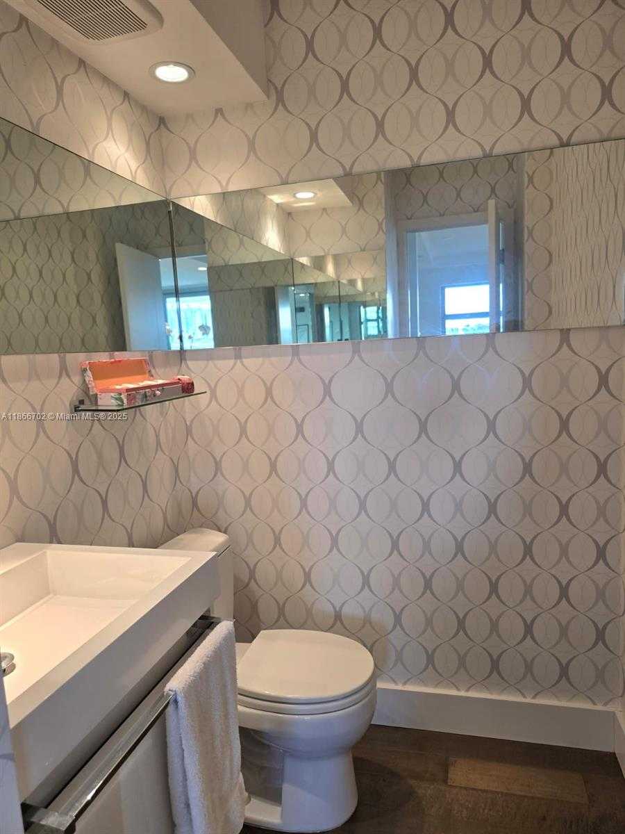 Small Image of 5 ISLAND AVE #5J, Miami Beach Number 19