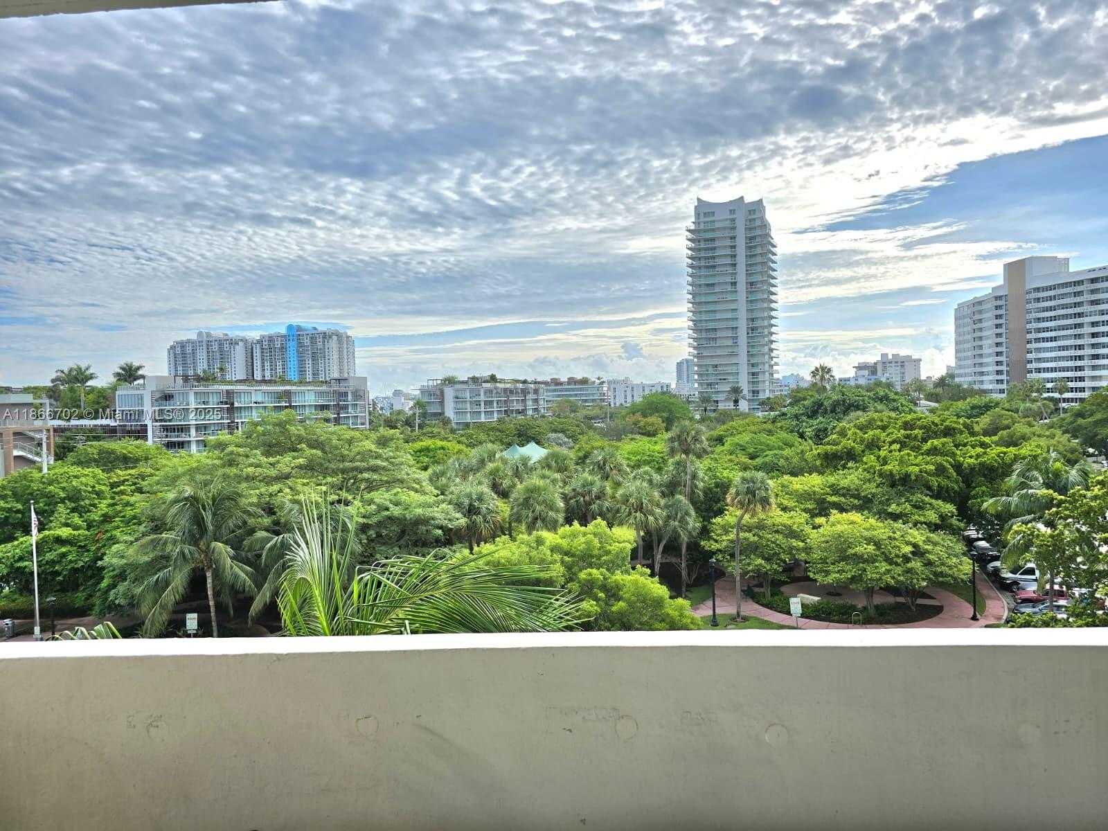 Small Image of 5 ISLAND AVE #5J, Miami Beach Number 2