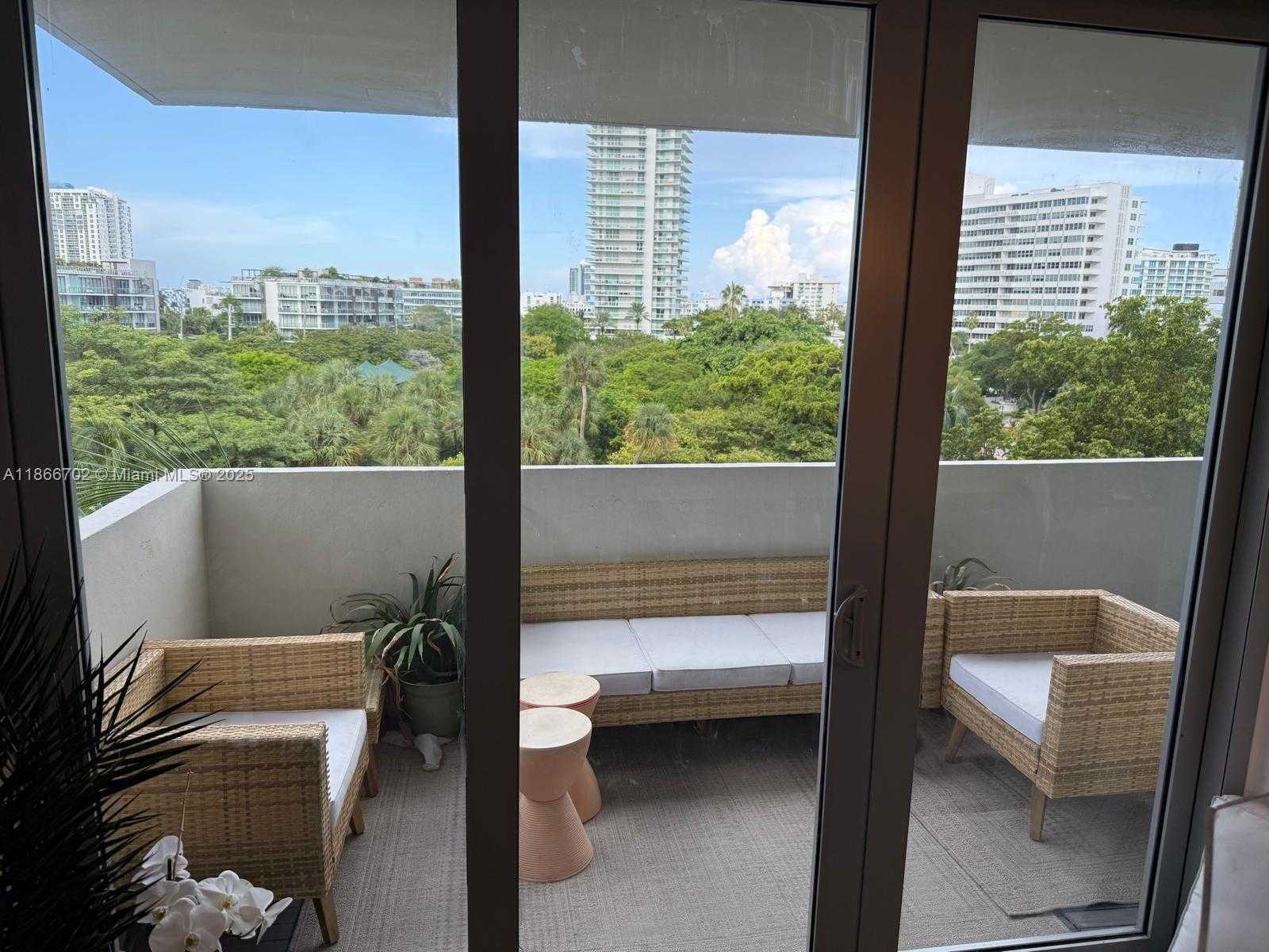 Small Image of 5 ISLAND AVE #5J, Miami Beach Number 8