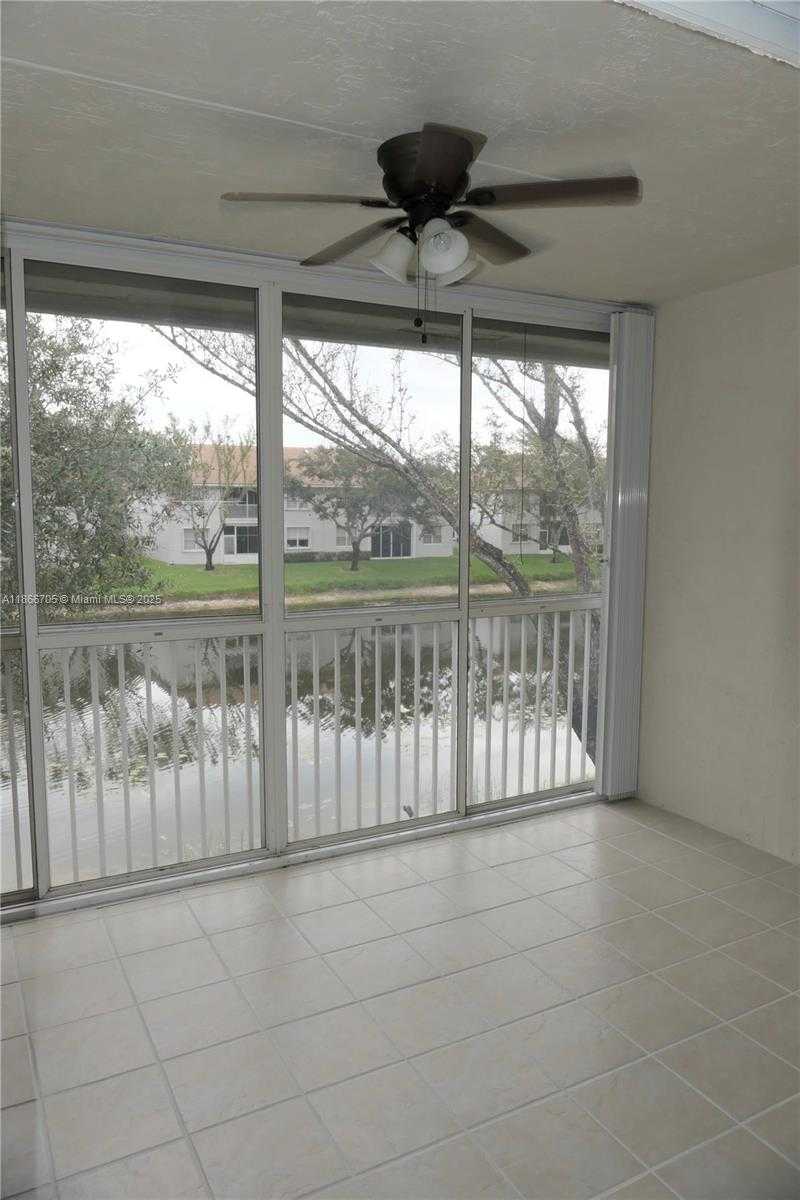 Small Image of 7887 LAINA LN #3, Boynton Beach Number 13