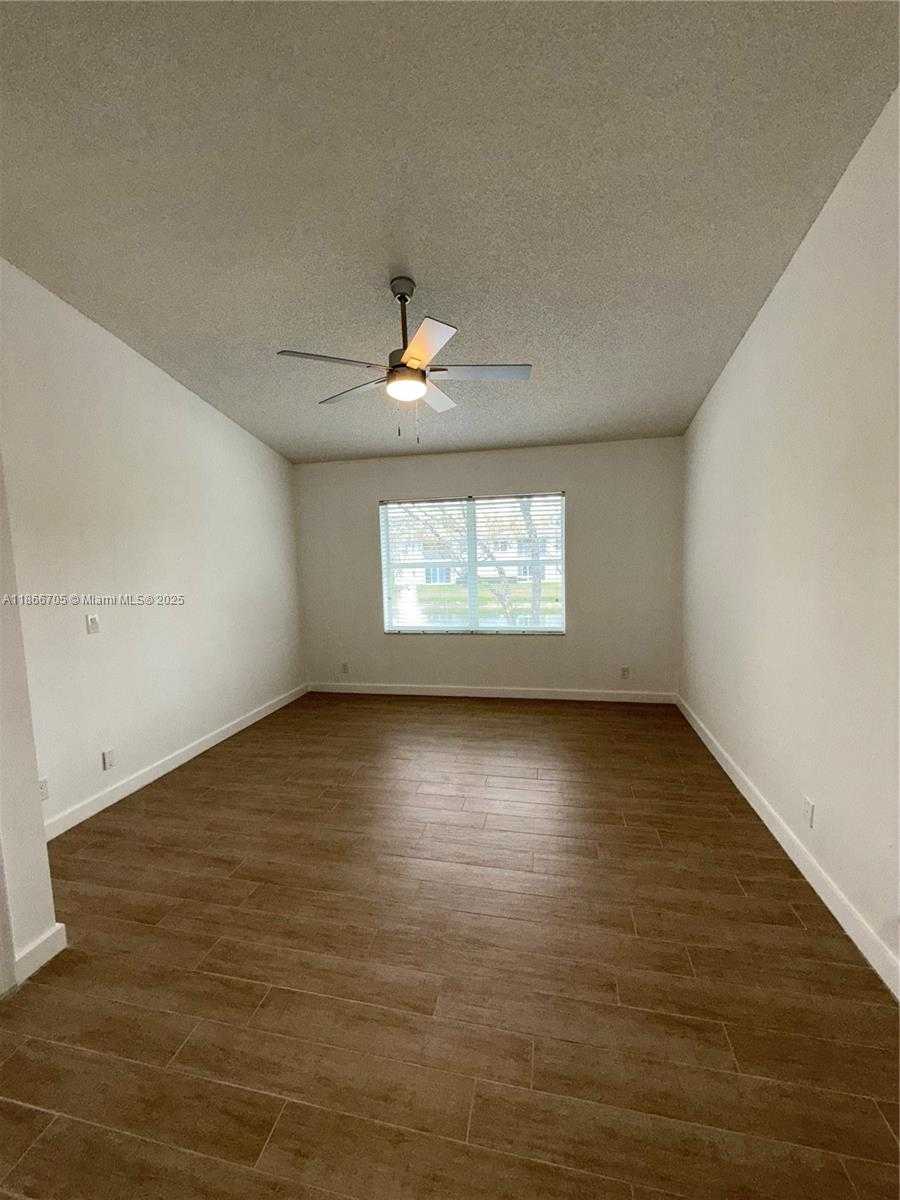 Small Image of 7887 LAINA LN #3, Boynton Beach Number 7
