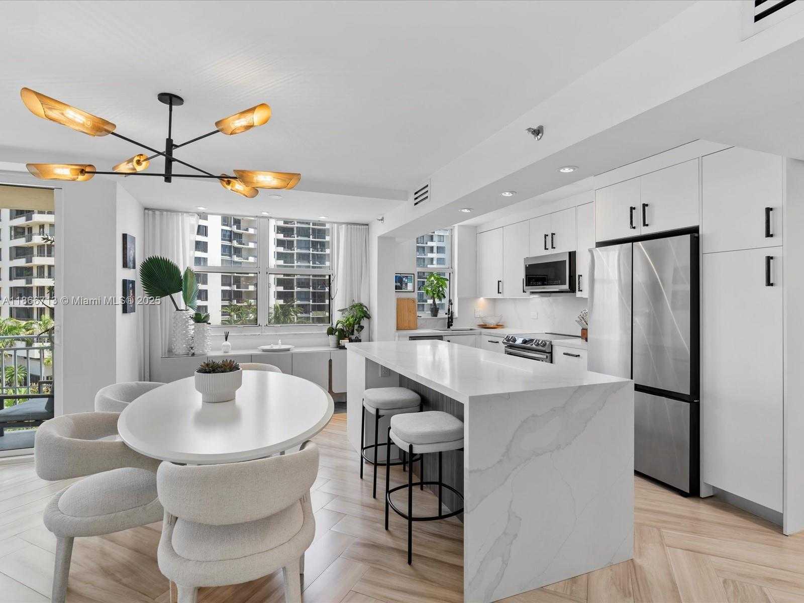 Small Image of 770 CLAUGHTON ISLAND DR #701, Miami Number 10