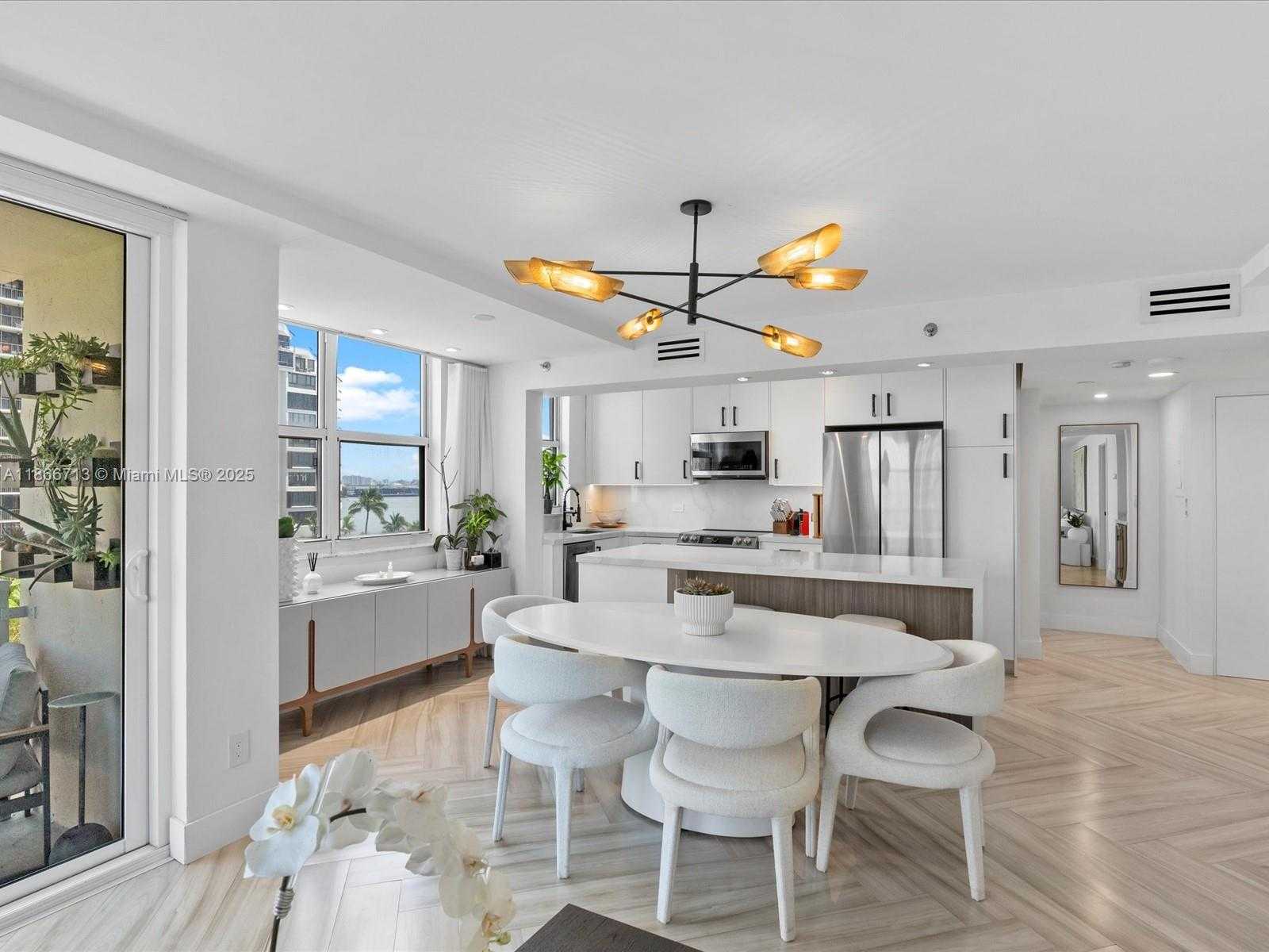 Small Image of 770 CLAUGHTON ISLAND DR #701, Miami Number 11