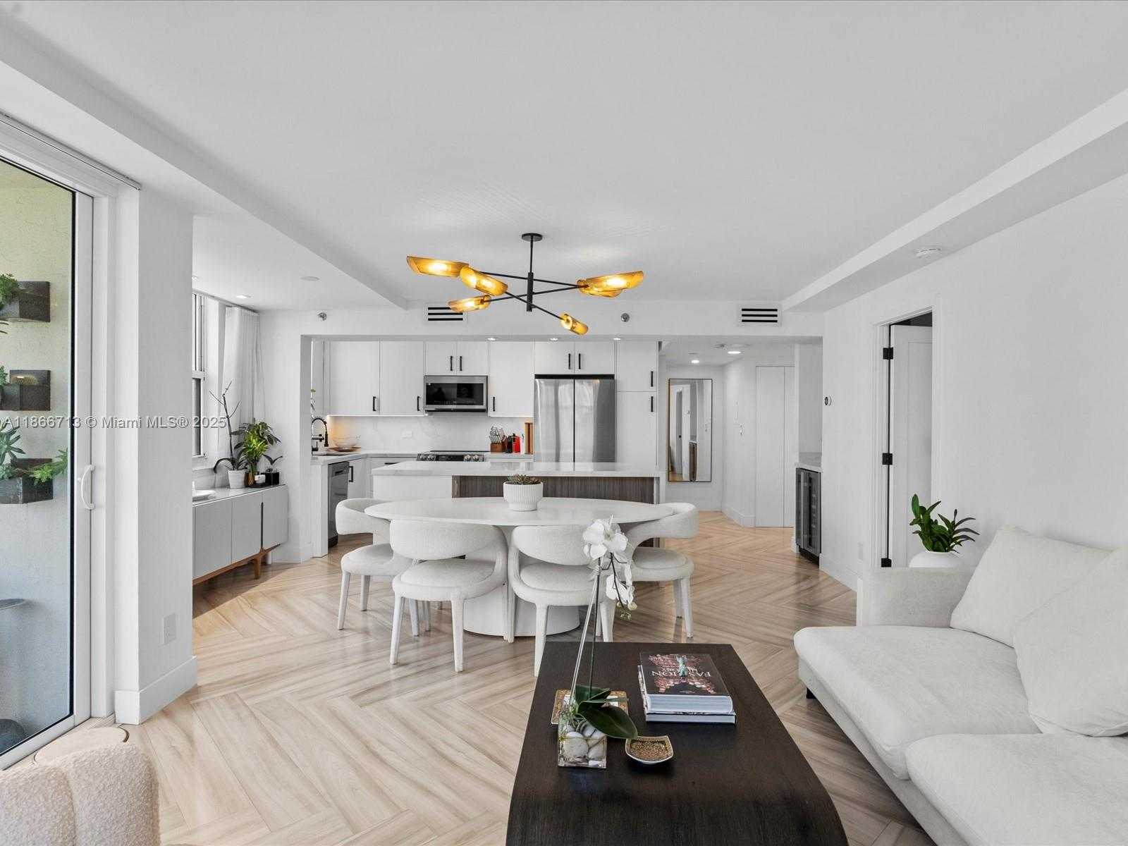 Small Image of 770 CLAUGHTON ISLAND DR #701, Miami Number 12