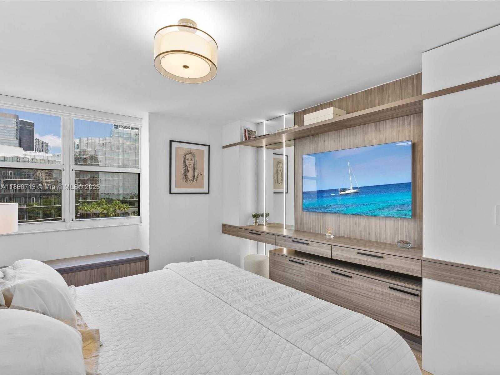 Small Image of 770 CLAUGHTON ISLAND DR #701, Miami Number 16